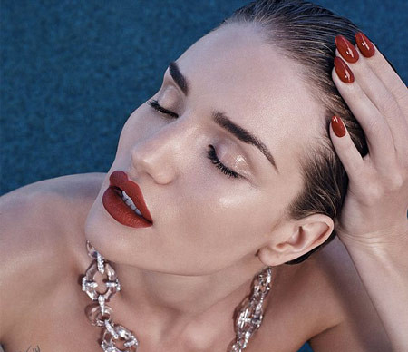 Cơ thể bốc lửa của chân dài siêu mẫu Anh ảnh 4 Cơ thể bốc lửa của chân dài siêu mẫu Anh ảnh 4