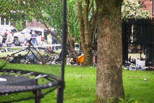 Tưởng bị đánh bom hóa ra máy bay rơi giữa sân ảnh 3