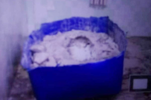 Vụ 2 xác người bỏ trong thùng phi và bị đúc bê tông: Cả xóm hoang mang ảnh 1