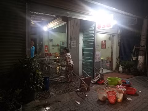 Bò ‘điên’ đại náo trên phố, húc nhiều người bị thương ở Thủ Dầu Một ảnh 3