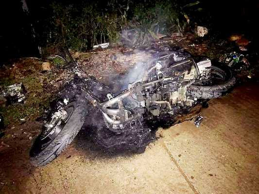 Thanh niên bật lửa đốt SH vì bạn gái không chịu ngồi lên xe ảnh 2