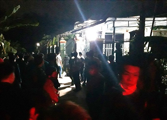 Vụ thi thể người trong thùng trộn bê tông: Bí ẩn tại căn nhà phủ kín bạt ảnh 1