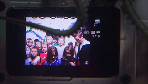 Bạch tuộc dùng máy ảnh chụp khách tham quan ảnh 1