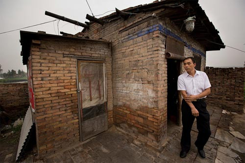 Chi phí học tập một năm của con gái chiếm hơn một nửa tổng thu nhập gia đình Ngô Nghiệp Quân. Ảnh: TMagazine. Chi phí học tập một năm của con gái chiếm hơn một nửa tổng thu nhập gia đình Ngô Nghiệp Quân. Ảnh: TMagazine