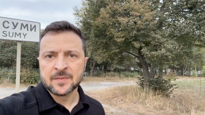 Tổng thống Ukraine Volodymyr Zelensky thăm tỉnh Sumy. (Ảnh: Pravda)