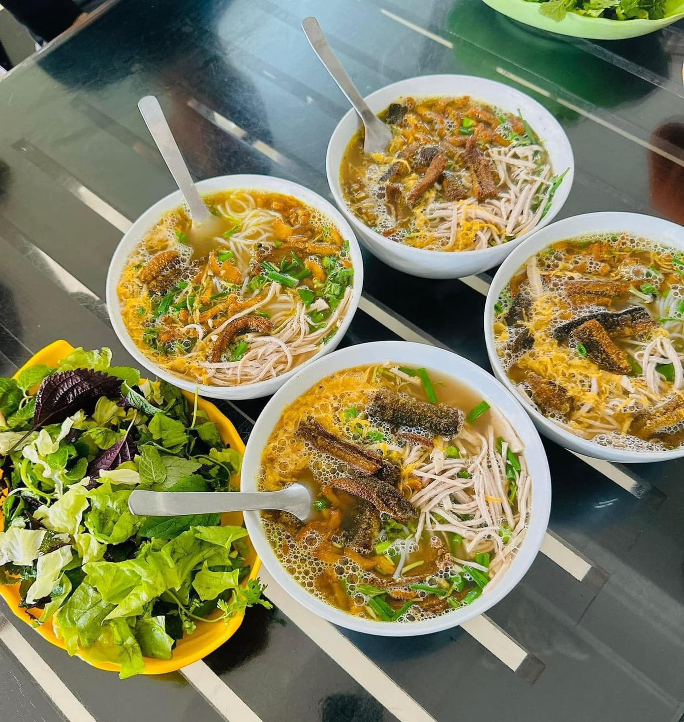 Bún thang lươn là một trong những đặc sản nức tiếng ở Hưng Yên. Ảnh: Tạ Thu Hiền. Bún thang lươn là một trong những đặc sản nức tiếng ở Hưng Yên. Ảnh: Tạ Thu Hiền.