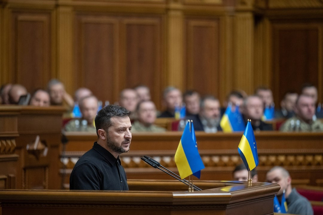 Tổng thống Zelensky phát biểu trước Quốc hội Ukraine ngày 16/10. (Ảnh: Reuters)