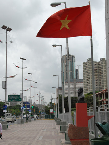 Đại lộ nối vào quảng trường mang tên Chủ tịch Hồ Chí Minh tại Caracas. 