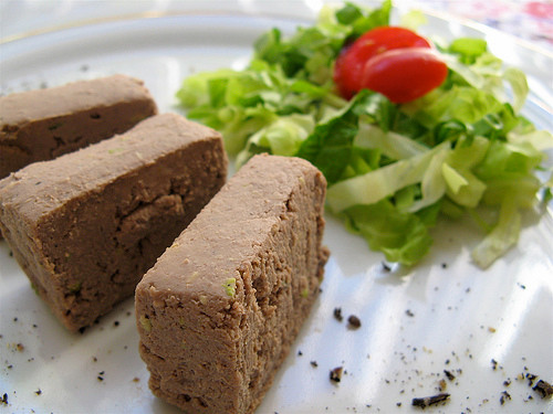 Pate có thể chứa vi khuẩn listeriosis gây hại cho bà bầu và thai nhi