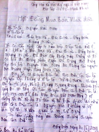 Tờ hợp đồng bán nhà mà hắn ép chị Hiền ký. Tờ hợp đồng bán nhà mà hắn ép chị Hiền ký