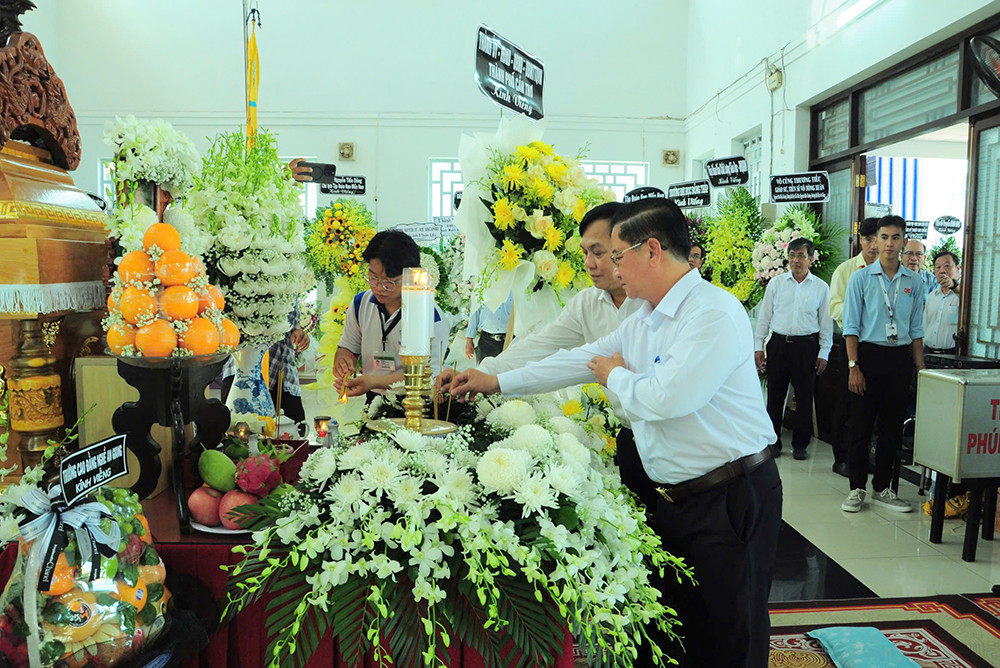 Chủ tịch UBND TP. Cần Thơ bày tỏ lòng tiếc thương vô hạn trước sự ra đi của GS. Võ Tòng Xuân.