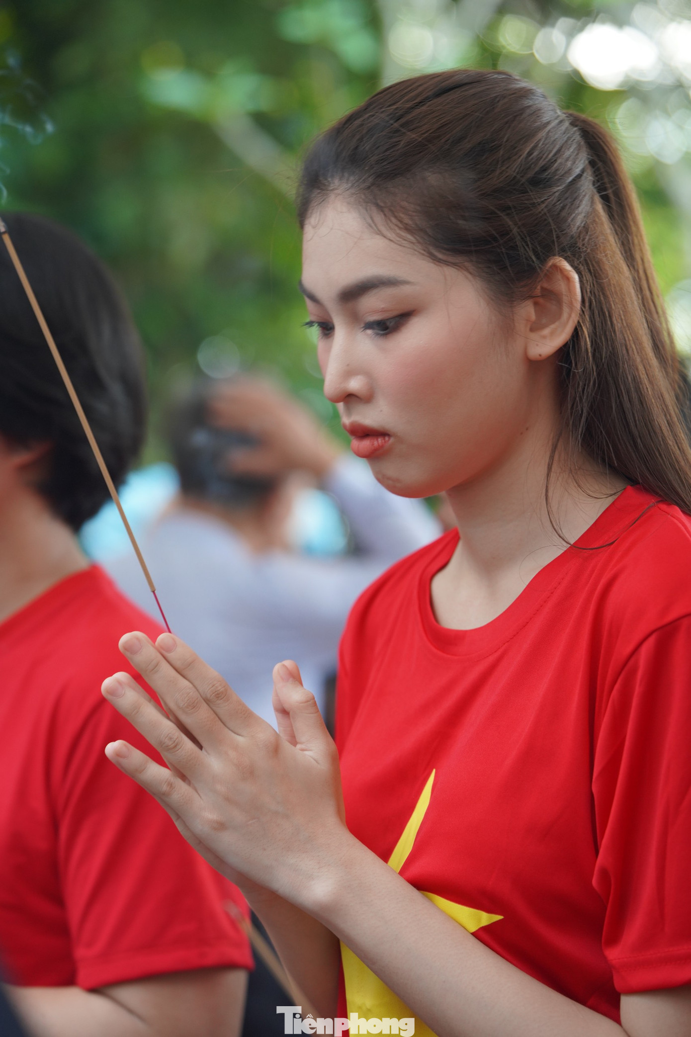 Á hậu Hoa hậu Việt Nam 2020 Nguyễn Lê Ngọc Thảo có nhiều năm đồng hành với báo Tiền Phong trong các hoạt động thiện nguyện ý nghĩa. Cô bày tỏ niềm xúc động khi có thêm một chuyến đi ý nghĩa cho hành trình tuổi trẻ. Á hậu Hoa hậu Việt Nam 2020 Nguyễn Lê Ngọc Thảo có nhiều năm đồng hành với báo Tiền Phong trong các hoạt động thiện nguyện ý nghĩa. Cô bày tỏ niềm xúc động khi có thêm một chuyến đi ý nghĩa cho hành trình tuổi trẻ.