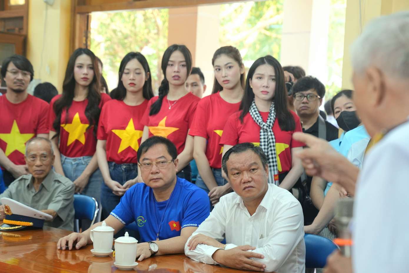 Người con Tuy Hòa (Phú Yên) - anh hùng Hồ Đắc Thạnh, được đào tạo sĩ quan hải quân và sau đó được giao nhiệm vụ thuyền phó, thuyền trưởng tàu Không số - ôn lại lịch sử của tàu Không số và huyền thoại đường Hồ Chí Minh trên biển. Người con Tuy Hòa (Phú Yên) - anh hùng Hồ Đắc Thạnh, được đào tạo sĩ quan hải quân và sau đó được giao nhiệm vụ thuyền phó, thuyền trưởng tàu Không số - ôn lại lịch sử của tàu Không số và huyền thoại đường Hồ Chí Minh trên biển.