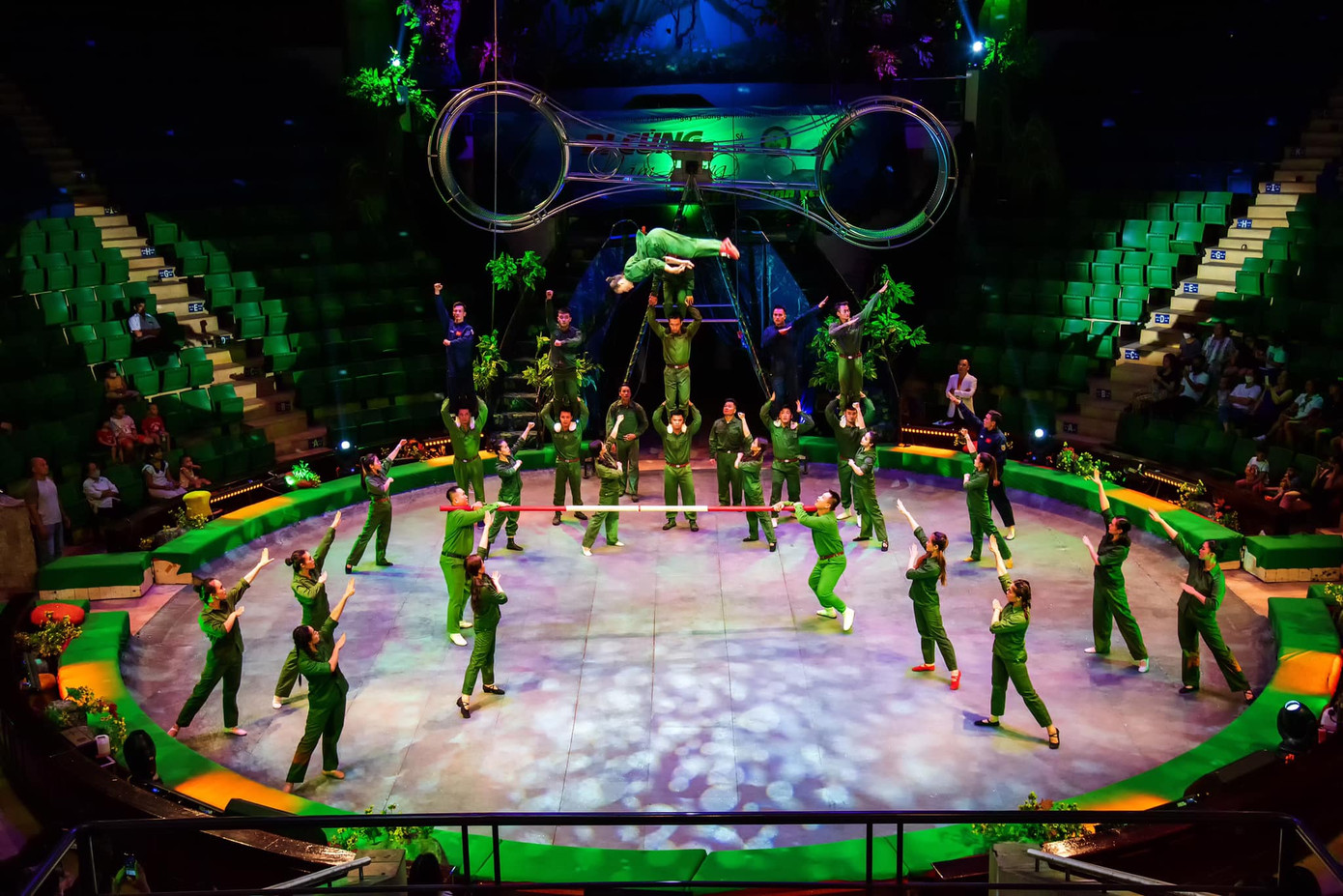 Bên cạnh Đi cùng năm tháng tri ân những người lính, năm 2024 Liên đoàn Xiếc Việt Nam dàn dựng Sống mãi với Điện Biên.