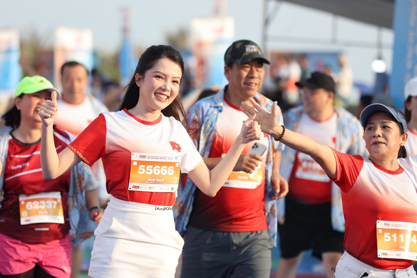 Từng vài lần chạy cự ly 5km hệ phong trào của Tiền Phong Marathon, Huỳnh Thúy Vi quen với khâu tổ chức chuyên nghiệp, bài bản của Ban tổ chức Tiền Phong Marathon. Cô luôn dành tình cảm nồng nhiệt nhất cho giải chạy lâu đời nhất, uy tín và danh giá bậc nhất này. Hoa khôi Huỳnh Thúy Vi dư sức khi về đích nhờ quá trình rèn luyện có kỷ luật, kiên trì.