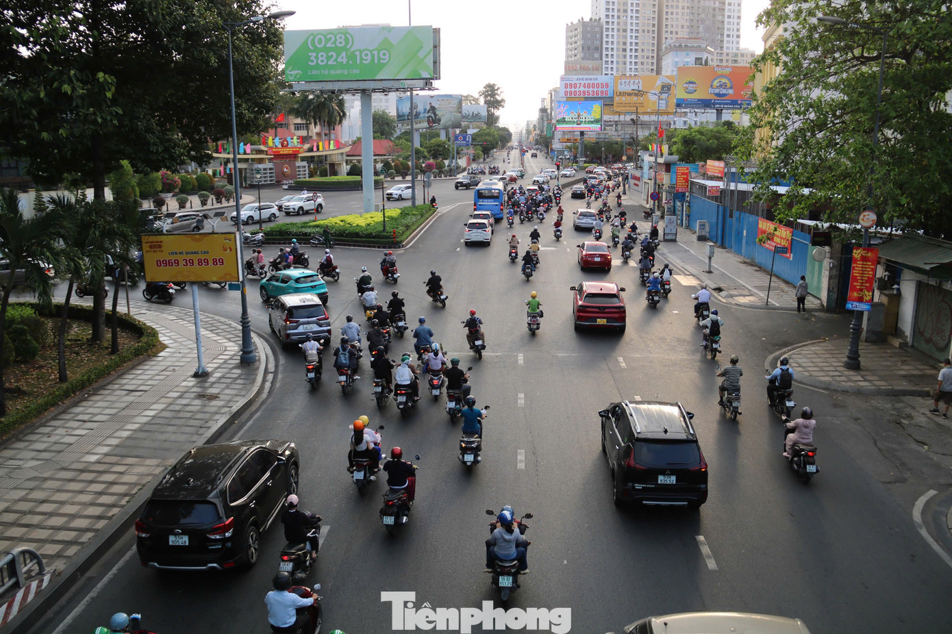 Khu vực nút giao Hoàng Văn Thụ - Nguyễn Văn Trỗi - Phan Đình Giót (quận Tân Bình) có phần thông thoáng hơn.