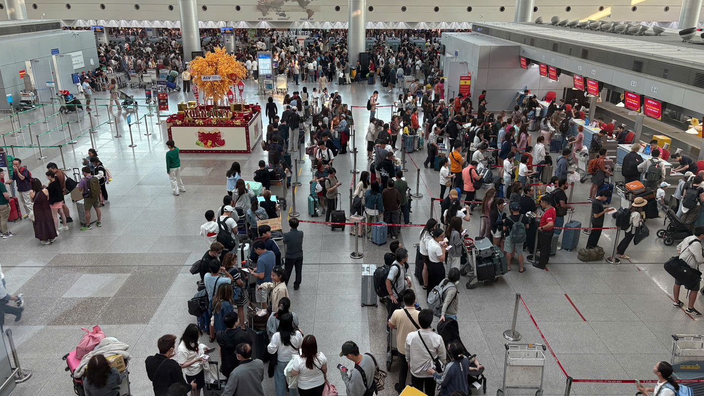 Tổng số chuyến bay dự kiến trong 1 tháng cao điểm là 26.033; tổng số khách là 4,028 triệu khách (trong đó khách quốc tế là 1.513.644 và khách quốc nội là 2.514.359. Trung bình mỗi ngày có trên 800 chuyến bay, dự kiến ngày cao nhất có trên 970 chuyến bay. Tổng số chuyến bay dự kiến trong 1 tháng cao điểm là 26.033; tổng số khách là 4,028 triệu khách (trong đó khách quốc tế là 1.513.644 và khách quốc nội là 2.514.359. Trung bình mỗi ngày có trên 800 chuyến bay, dự kiến ngày cao nhất có trên 970 chuyến bay.