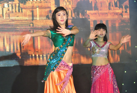 Ngắm Hoa khôi ĐH Nông nghiệp múa bollywood quyến rũ ảnh 5