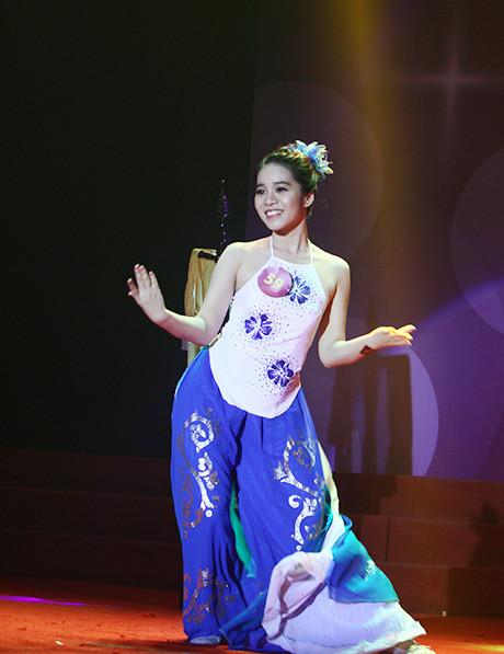 Nữ sinh THPT Hà thành đua tài nghệ thuật ảnh 8