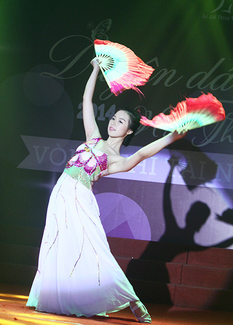 Nữ sinh THPT Hà thành đua tài nghệ thuật ảnh 6