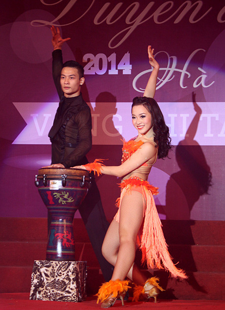 Nữ sinh THPT Hà thành đua tài nghệ thuật ảnh 3