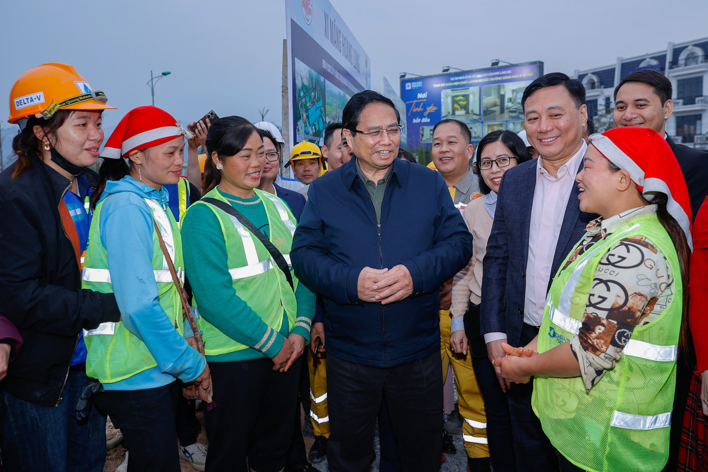 Thủ tướng yêu cầu nhà ở xã hội phải bảo đảm chất lượng, xanh, sạch, đẹp, đầy đủ hạ tầng giao thông, hạ tầng điện nước, viễn thông, y tế, giáo dục, hạ tầng xã hội thiết yếu. Ảnh: VGP/Nhật Bắc. Thủ tướng yêu cầu nhà ở xã hội phải bảo đảm chất lượng, xanh, sạch, đẹp, đầy đủ hạ tầng giao thông, hạ tầng điện nước, viễn thông, y tế, giáo dục, hạ tầng xã hội thiết yếu. Ảnh: VGP/Nhật Bắc.