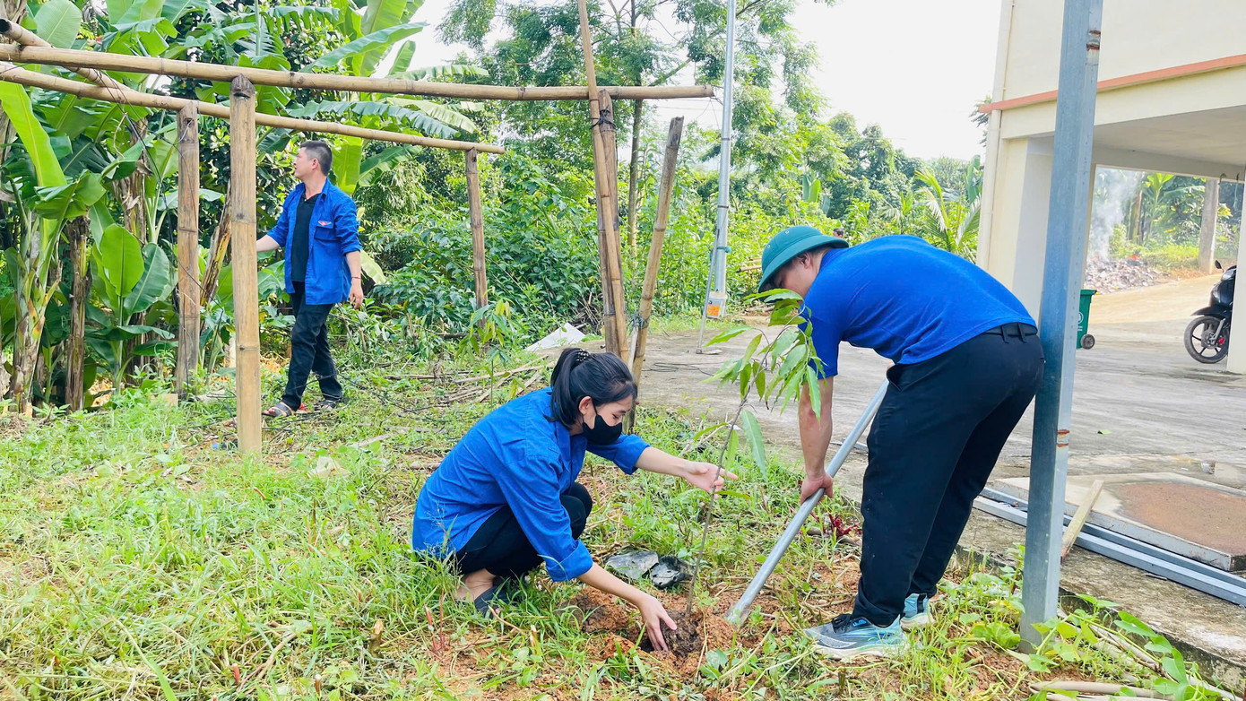 Anh Nông Vĩnh Tuy – Bí thư Chi đoàn thôn 4, xã Lực Hành chia sẻ, Đoàn viên luôn trong tâm thế sẵn sàng, tích cực hỗ trợ các công việc liên quan đến vận chuyển, di chuyển trước và sau quá trình sắp xếp, kiện toàn tổ chức bộ máy mới.