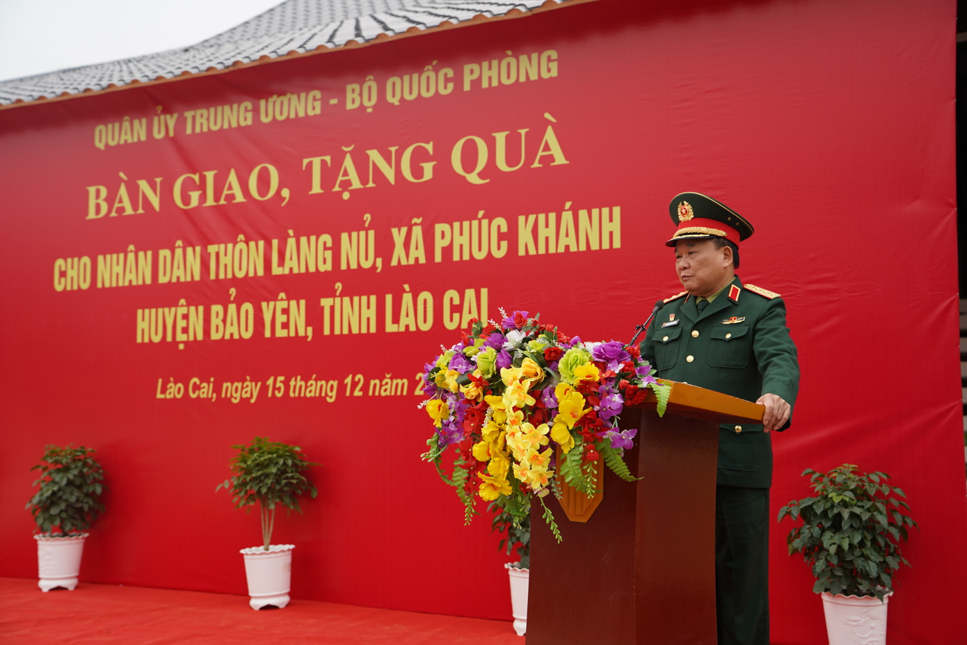 Thượng tướng Hoàng Xuân Chiến, Thứ trưởng Bộ Quốc phòng phát biểu tại buổi trao quà.