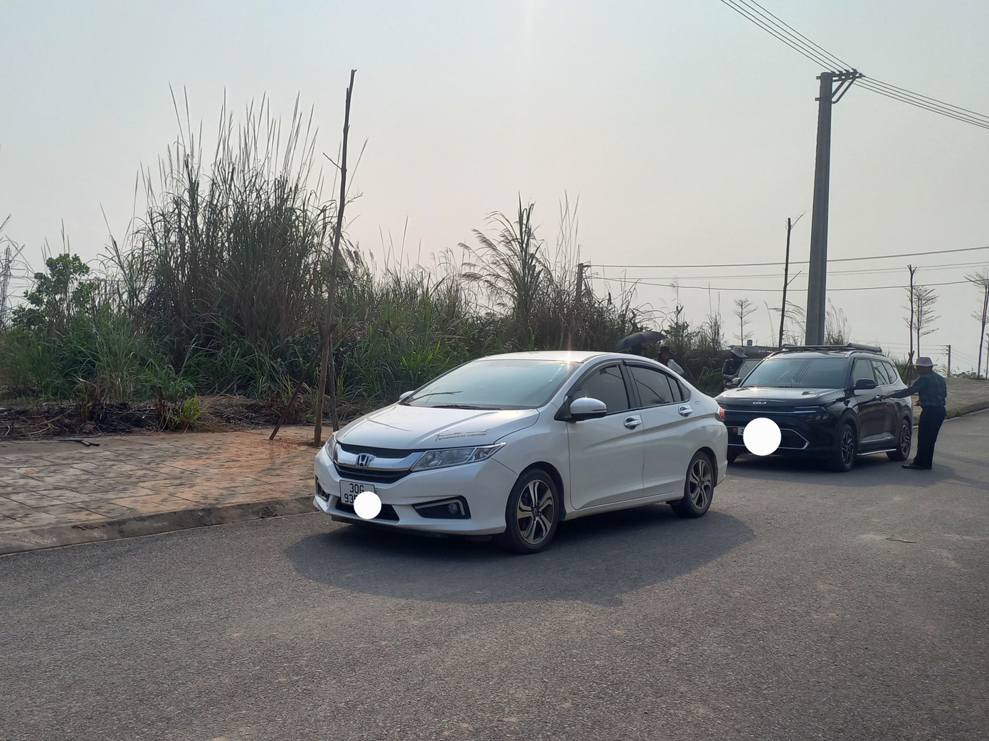 Nhiều xe ô tô xuất hiện tại dự án Ruby Garden những ngày gần đây. Nhiều xe ô tô xuất hiện tại dự án Ruby Garden những ngày gần đây.