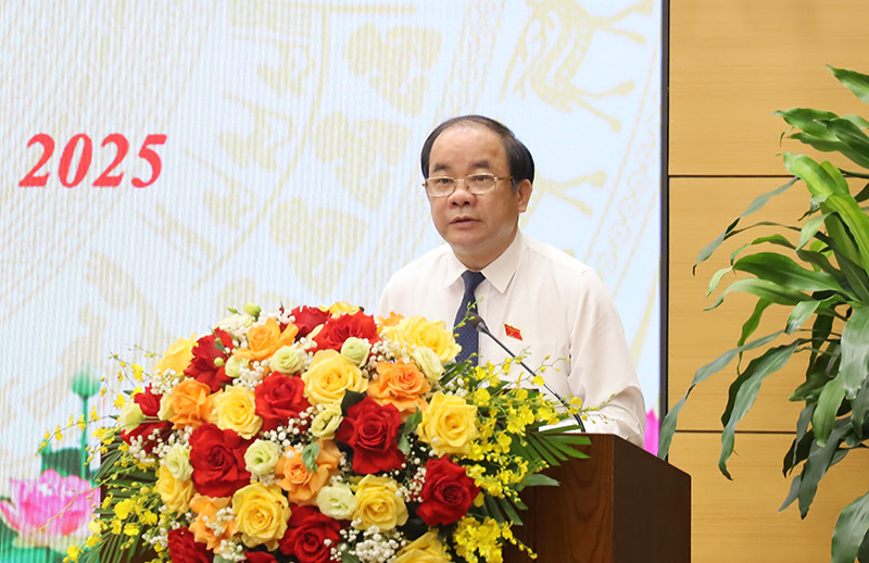 Ông Tạ Văn Long, Chủ tịch HĐND tỉnh Yên Bái phát biểu bế mạc Kỳ họp. Ảnh: Nguyễn Hiên - Thanh Thủy. Ông Tạ Văn Long, Chủ tịch HĐND tỉnh Yên Bái phát biểu bế mạc Kỳ họp. Ảnh: Nguyễn Hiên - Thanh Thủy.