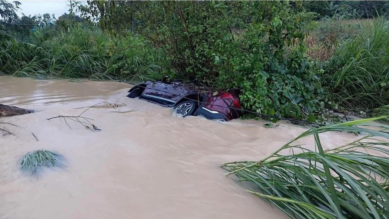 Nhiều tuyến đường bị ngập sâu. Facebook HBTQ Nhiều tuyến đường bị ngập sâu. Facebook HBTQ