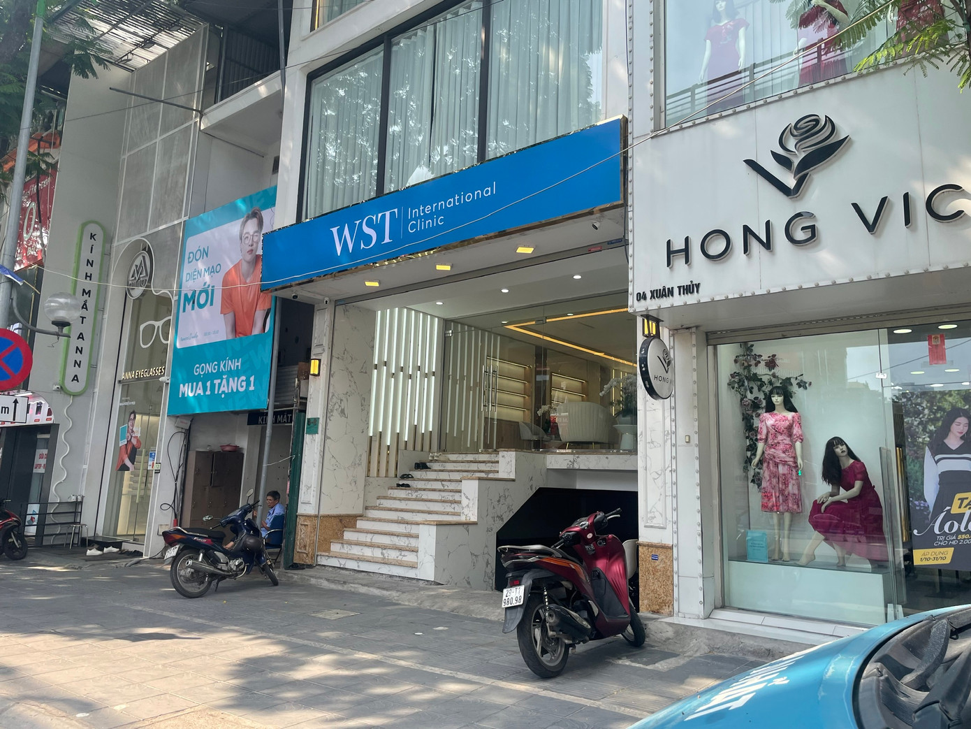 Bảng hiệu mới tại địa chỉ 6-8 Xuân Thủy, Cầu Giấy, Hà Nội.