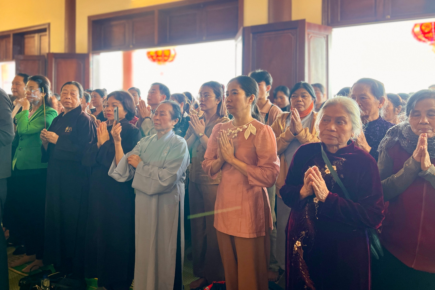 Đại lễ thu hút sự tham dự của khoảng 2.000 phật tử Hội Phật giáo Việt Nam, thân nhân các nạn nhân cùng đông đảo người dân trên địa bàn. Đại lễ thu hút sự tham dự của khoảng 2.000 phật tử Hội Phật giáo Việt Nam, thân nhân các nạn nhân cùng đông đảo người dân trên địa bàn.