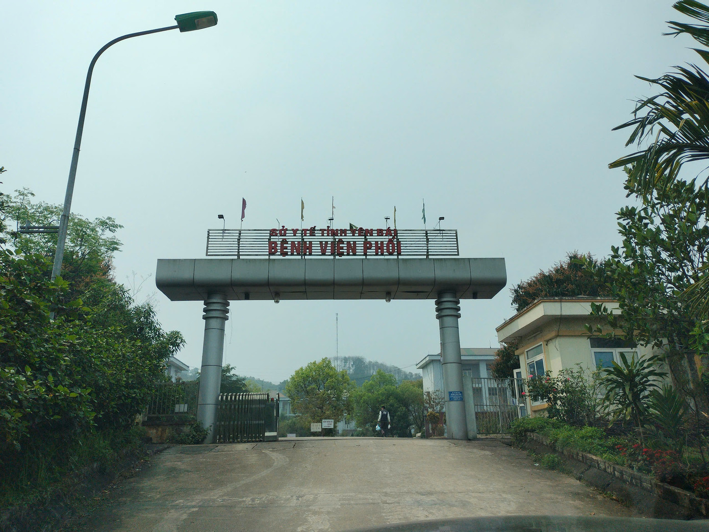 Bệnh viện Đa khoa tỉnh Yên Bái mới sẽ được quy hoạch thành 2 cơ sở. Trong đó, cơ sở 1 gồm Bệnh viện Đa khoa tỉnh Yên Bái hiện tại và toàn bộ cơ sở của Bệnh viện Phổi tỉnh Yên Bái, với 25 khoa chuyên môn.