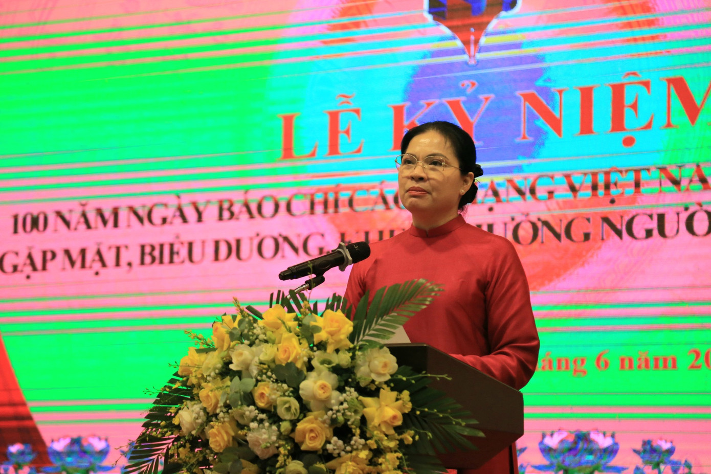 Bà Hà Thị Nga, Bí thư Tỉnh ủy Tuyên Quang phát biểu tại buổi lễ.