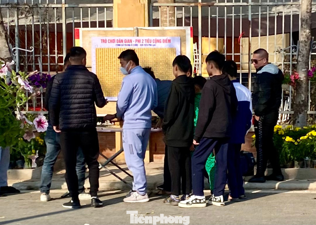 Trò chơi cờ bạc trá hình lôi cuốn cả thanh niên và trẻ em.