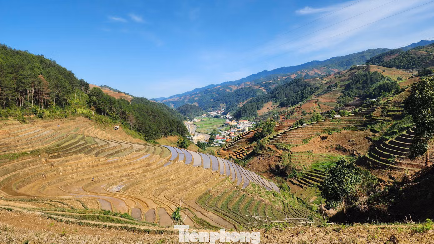 Năm 2007, ruộng bậc thang tại ba xã La Pán Tẩn, Dế Xu Phình và Chế Cu Nha (huyện Mù Cang Chải) được công nhận là Danh lam thắng cảnh cấp quốc gia. Đến năm 2020, danh thắng này tiếp tục được xếp hạng Di tích quốc gia đặc biệt. Không chỉ nổi tiếng trong nước, Mù Cang Chải còn được bình chọn là một trong 10 ruộng bậc thang đẹp nhất thế giới.