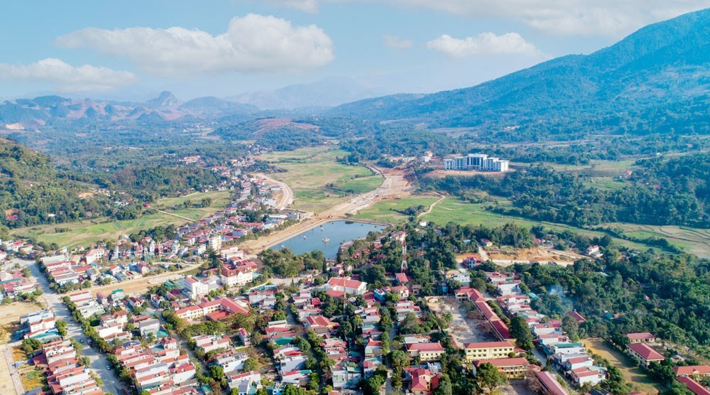 Hạ tầng giao thông hiện đại, đồng bộ giúp việc giao thương được dễ dàng, thuận tiện hơn.