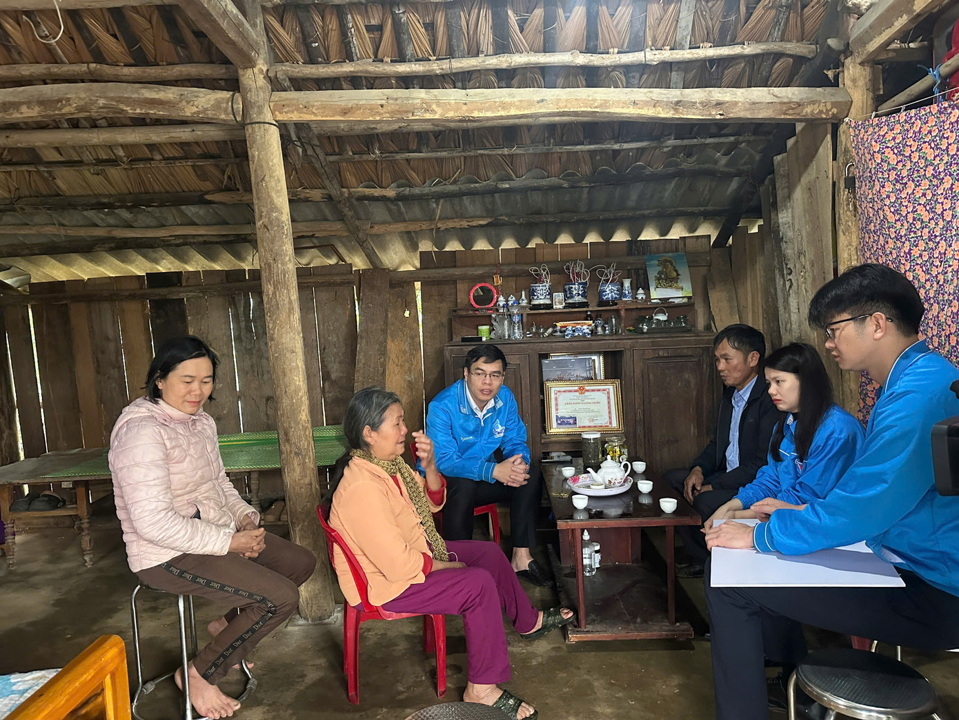 Tỉnh Đoàn Yên Bái chia sẻ cùng các hộ gia đình có hoàn cảnh khó khăn. Tỉnh Đoàn Yên Bái chia sẻ cùng các hộ gia đình có hoàn cảnh khó khăn.