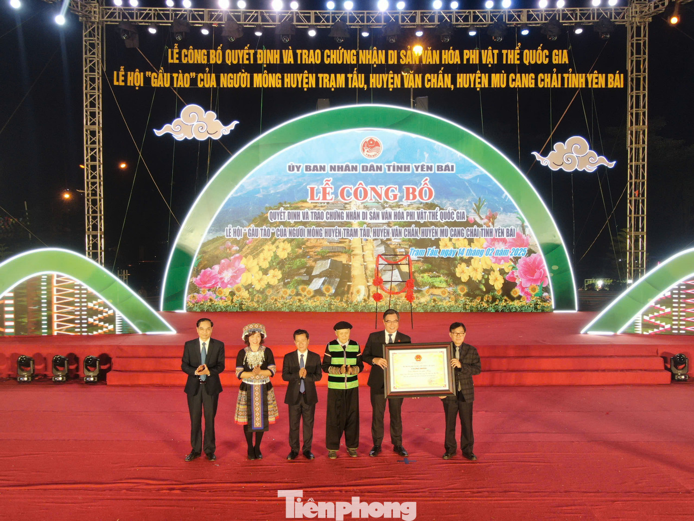 Với những giá trị lịch sử, văn hóa và nghệ thuật đặc biệt, Lễ hội Gầu Tào của người Mông huyện Trạm Tấu, huyện Văn Chấn, huyện Mù Cang Chải tỉnh Yên Bái đã được Bộ Văn hóa, Thể thao và Du lịch công nhận là Di sản văn hóa phi vật thể cấp quốc gia. Đây là di sản văn hóa phi vật thể cấp quốc gia thứ ba của đồng bào Mông tại Yên Bái, gồm Nghệ thuật biểu diễn Khèn Mông, nghệ thuật vẽ hoa văn bằng sáp ong trên vải, Lễ hội Gầu Tào dân tộc Mông.