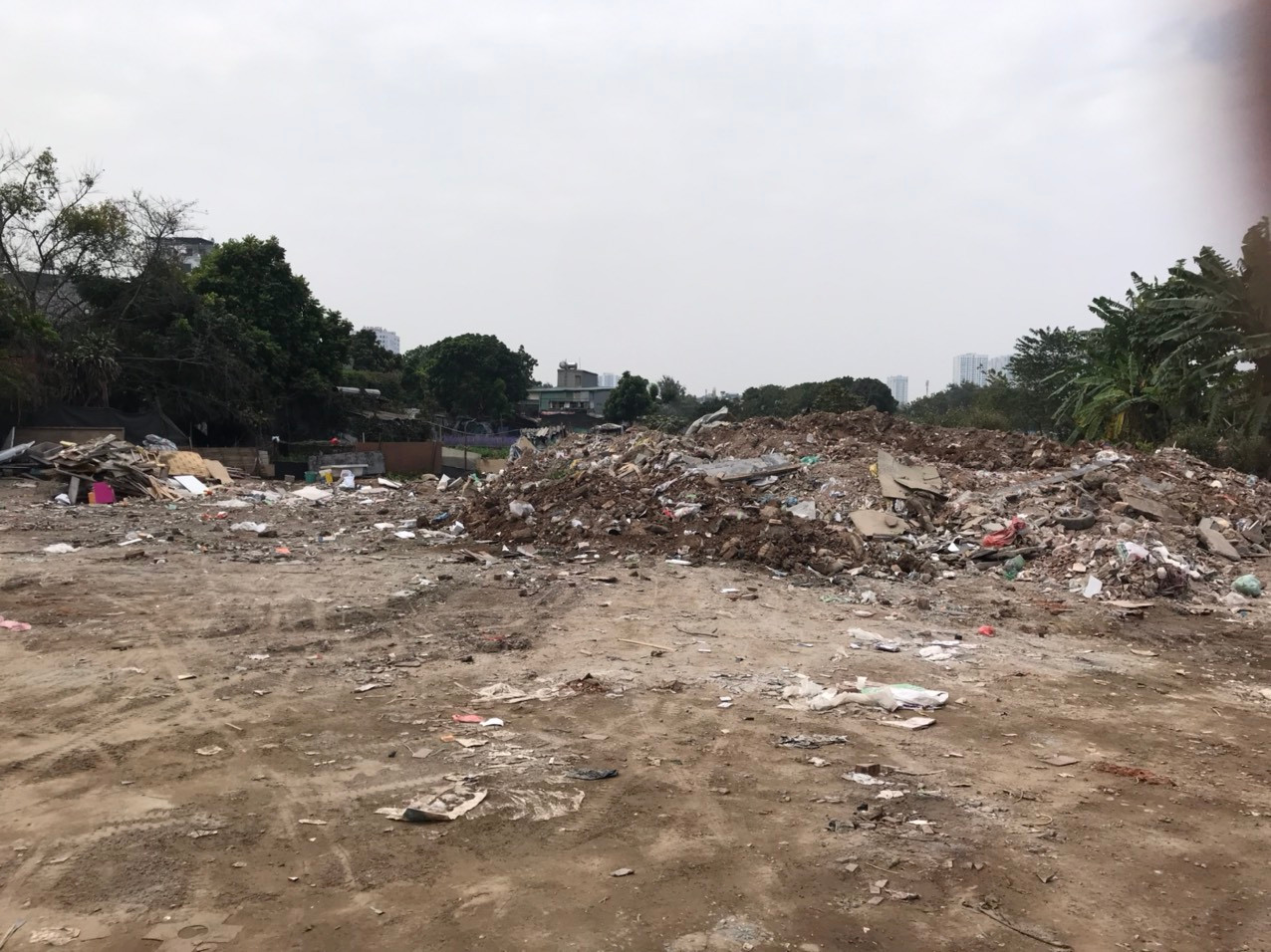 Bãi rác đã ngừng đốt, trả lại không khí trong lành cho người dân. Bãi rác đã ngừng đốt, trả lại không khí trong lành cho người dân.