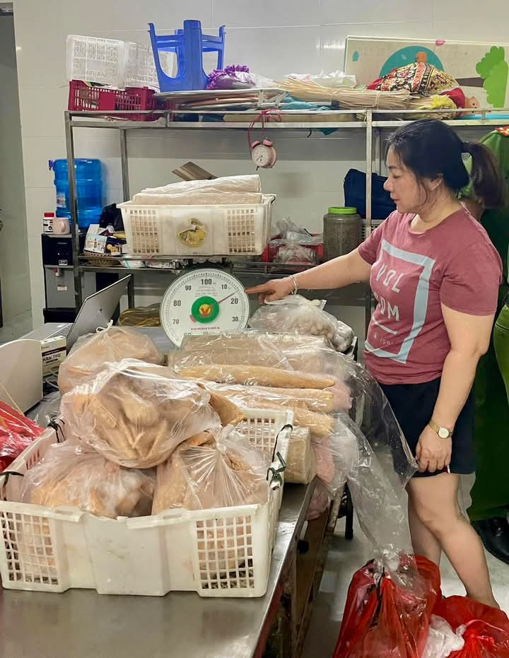 Cơ sở sản xuất giò chả chứa chất hàn the tại Tuyên Quang. Cơ sở sản xuất giò chả chứa chất hàn the tại Tuyên Quang.