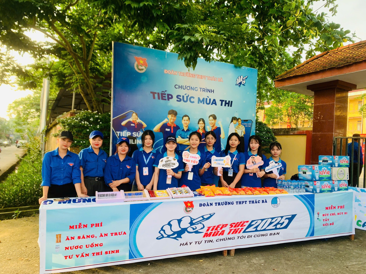 9/9 huyện, thị, thành phố của tỉnh Yên Bái, các đội hình thanh niên tình nguyện đã đồng loạt ra quân. 9/9 huyện, thị, thành phố của tỉnh Yên Bái, các đội hình thanh niên tình nguyện đã đồng loạt ra quân.