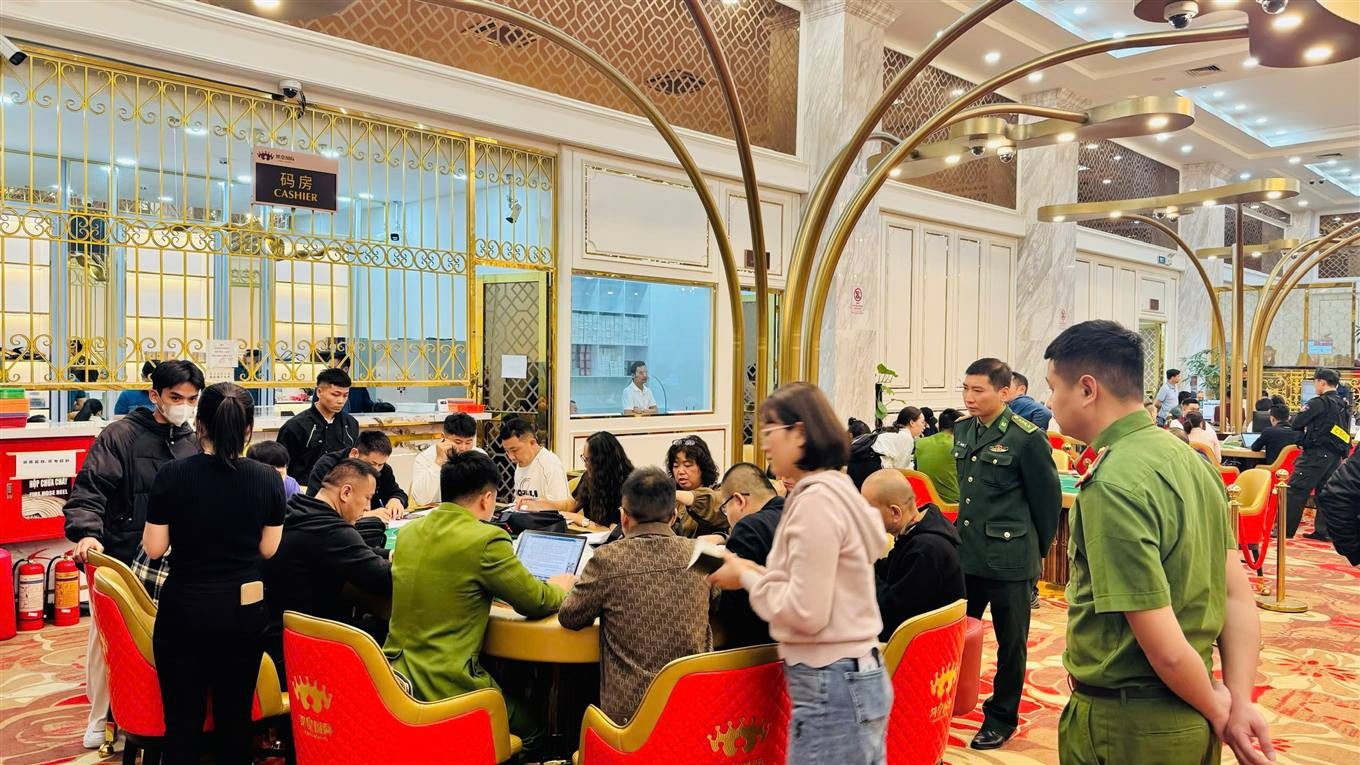 Lực lượng công an kiểm tra, bắt giữ nhiều đối tượng. Ảnh: Công an tỉnh Lào Cai.