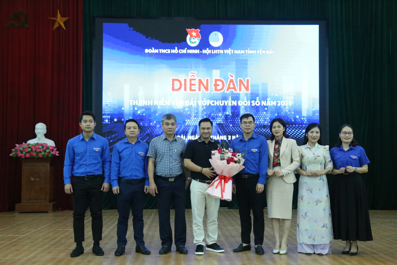 Tỉnh Đoàn Yên Bái tổ chức chương trình chuyển đổi số cho thanh niên.