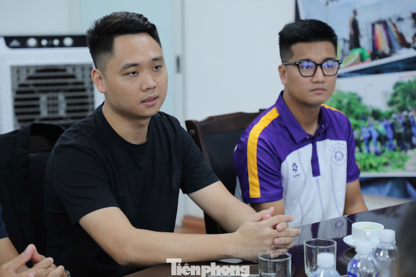 Giám đốc điều hành CLB bóng đá Hà Nội, ông Nguyễn Quốc Tuấn chia sẻ: "Thay mặt Ban lãnh đạo CLB, chúng tôi rất vinh dự được đóng góp một phần nhỏ bé từ tấm lòng của toàn thể Ban huấn luyện và các cầu thủ. Trong trận đấu vừa qua, chúng tôi đã tổ chức quyên góp cả từ khán giả, hy vọng rằng đây sẽ là sự đóng góp dù nhỏ nhưng thể hiện tinh thần tương thân tương ái của người Việt Nam cũng như trách nhiệm của CLB đối với cộng đồng".