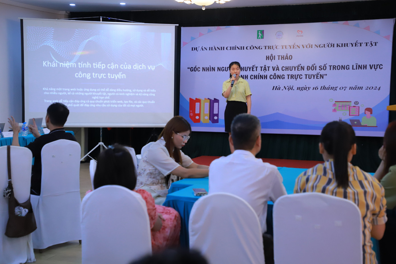 Hội thảo về vấn đề hành chính công trực tuyến cho người khuyết tật