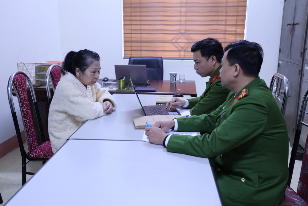 Đối tượng Hà Thị Minh tại cơ quan Công an. Ảnh: Quỳnh Trang.