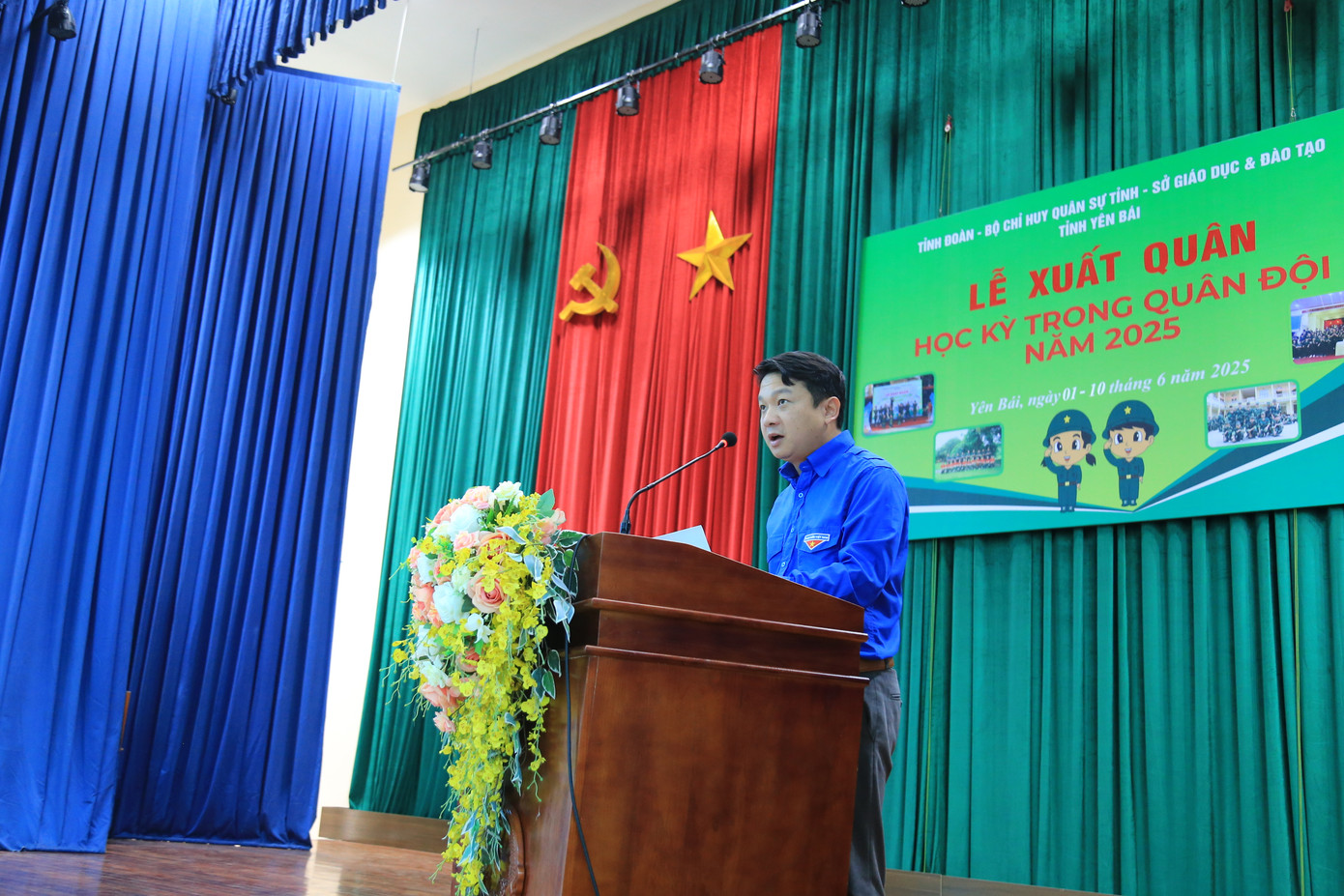 Anh Triệu Trí Lộc - Phó Bí thư Tỉnh Đoàn phát biểu tại buổi lễ.