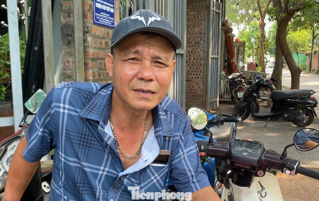 Ông Nguyễn Văn Trọng (58 tuổi) người dân thị trấn Văn Điển (huyện Thanh Trì) vẫn chưa hết bàng hoàng về vụ cháy tối 26/10. Ông Trọng đề xuất: “Trước khi có những thay đổi mạnh hơn về cách quản lý. Các cơ quan chức năng phải thường tuyên truyền, kiểm tra, thậm chí xử lý các cơ sở phế liệu không đảm bảo về phòng cháy chữa cháy; kể cả cơ sở nhỏ lẻ vì càng nhỏ lẻ càng chủ quan và làm ẩu. Cùng với đó, các chủ cơ sở kinh doanh phế liệu cũng phải nâng cao ý thức để đảm bảo an toàn cho chính bản thân mình và những người xung quanh”.